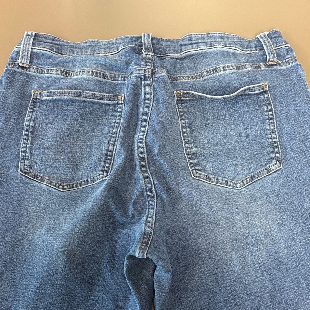Classic Blue Women's Jeans - Picture 5 of 6